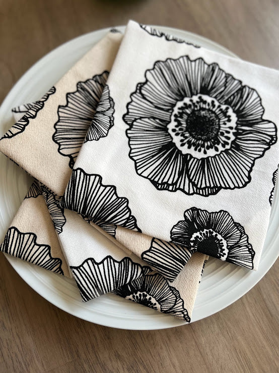 Anemone flower dinner napkins