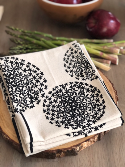 Allium flower cotton dinner napkin set