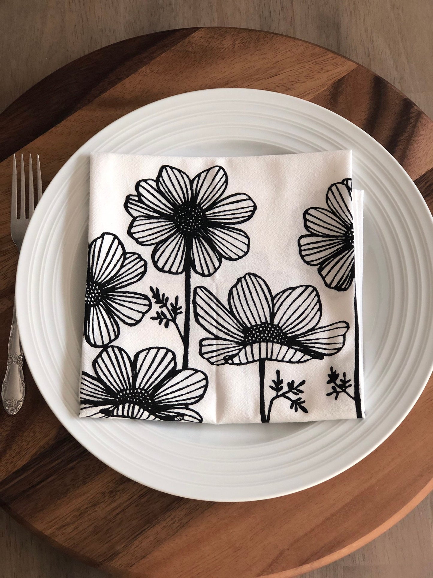 Cosmos flower napkin set